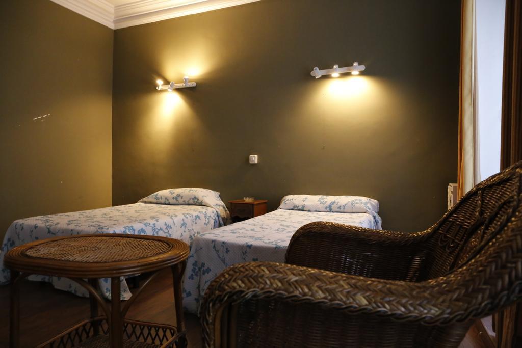 Pension Iberia Llanes Kamer foto