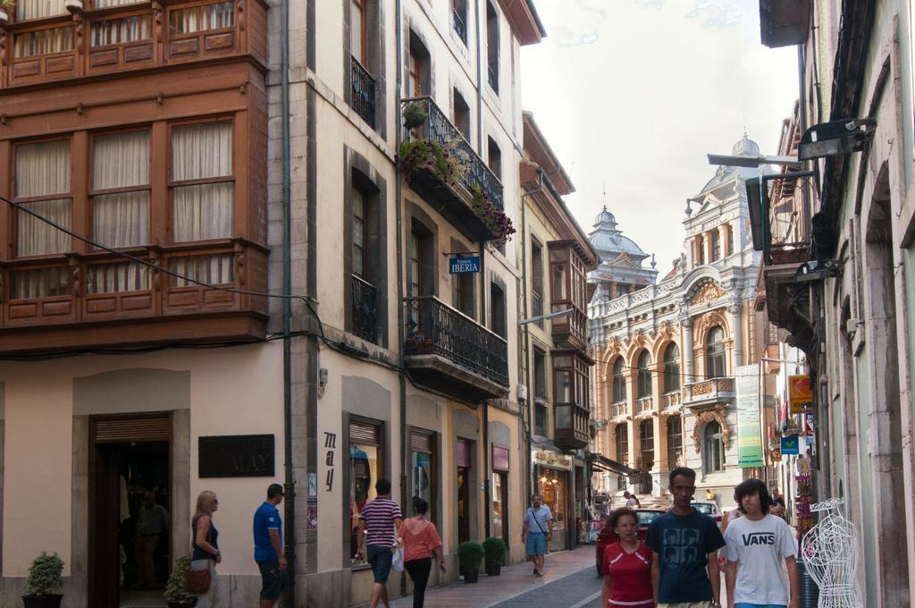 Pension Iberia Llanes Buitenkant foto