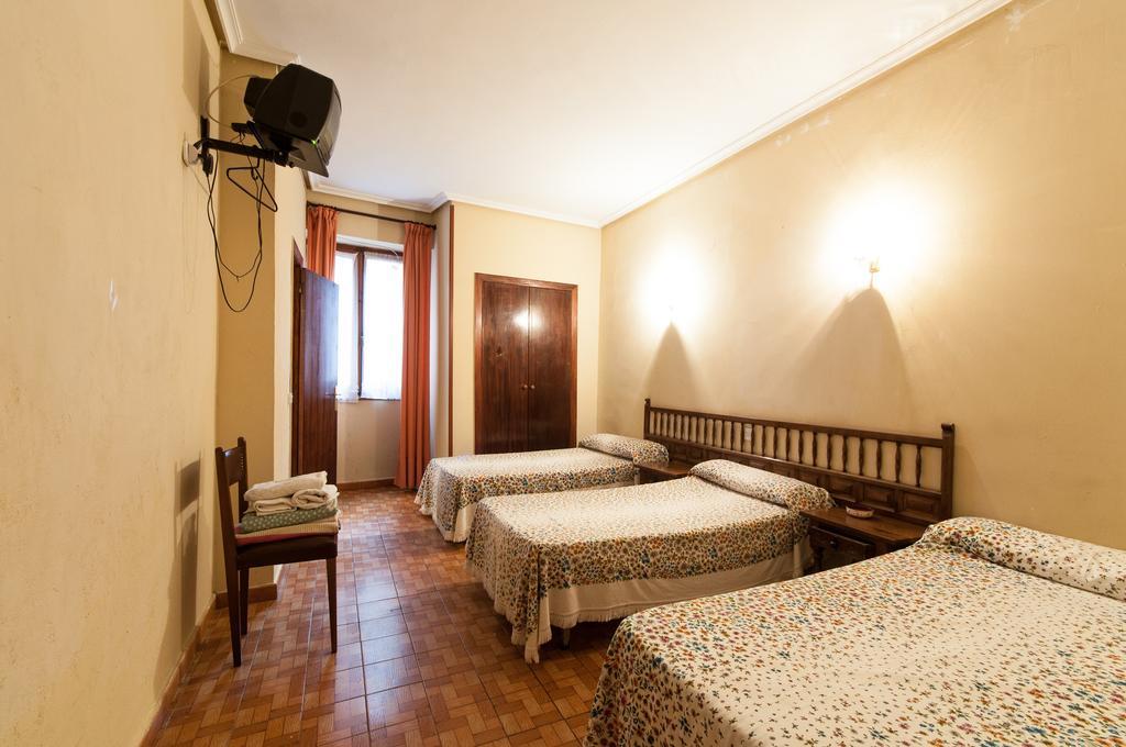 Pension Iberia Llanes Kamer foto